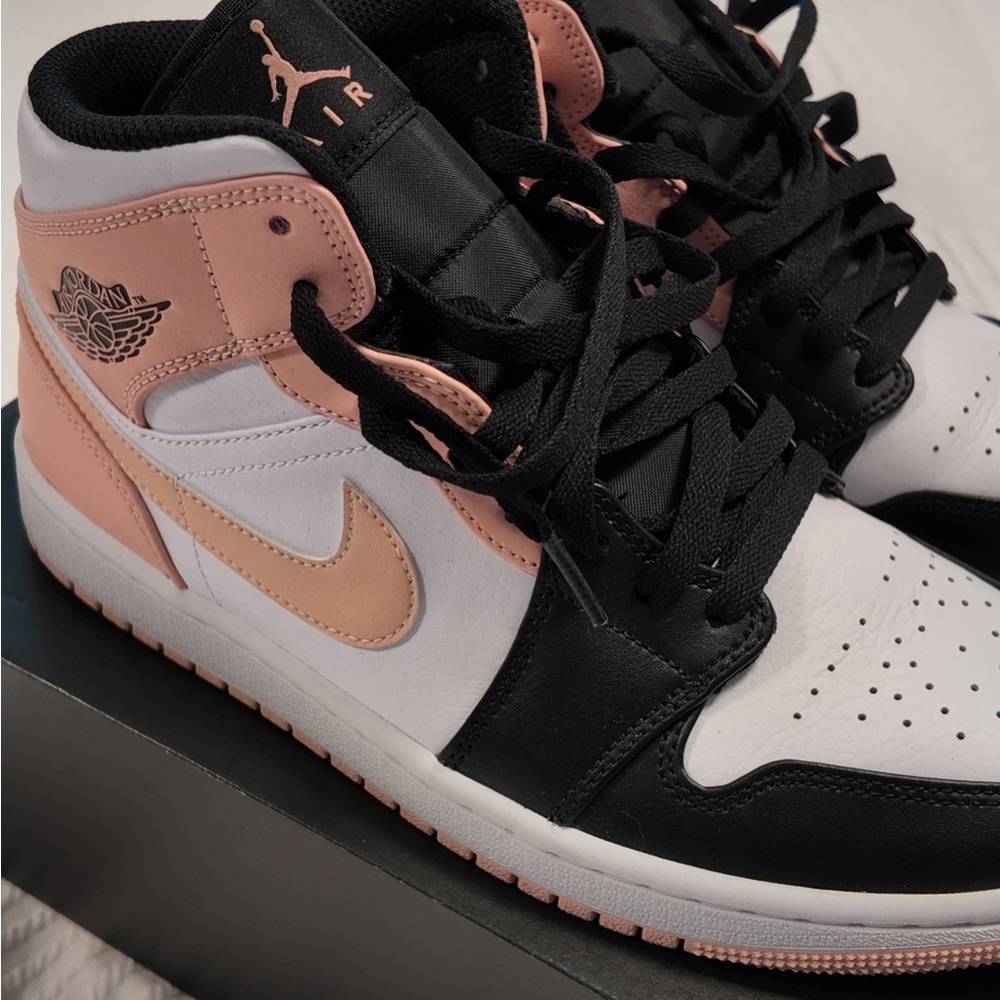 Jordan 1 Artic Orange Black Toe Sneakers